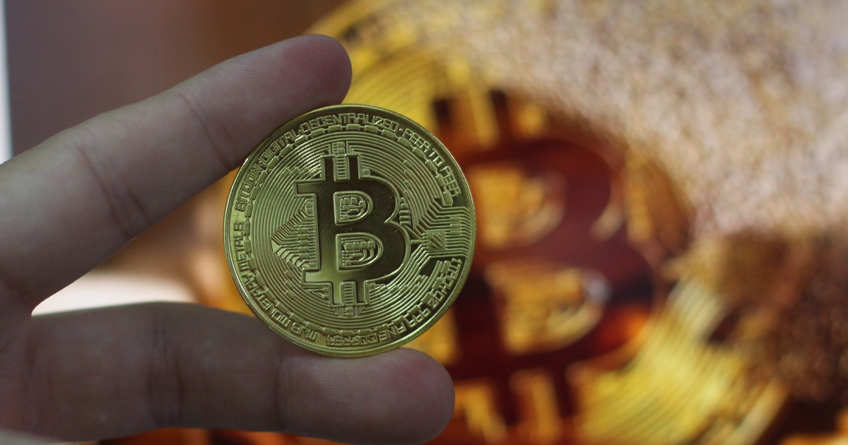 Giá Bitcoin hôm nay 18.5.2026: Thủng đáy 77.000 USD khi bóng ma lạm phát bao trùm
