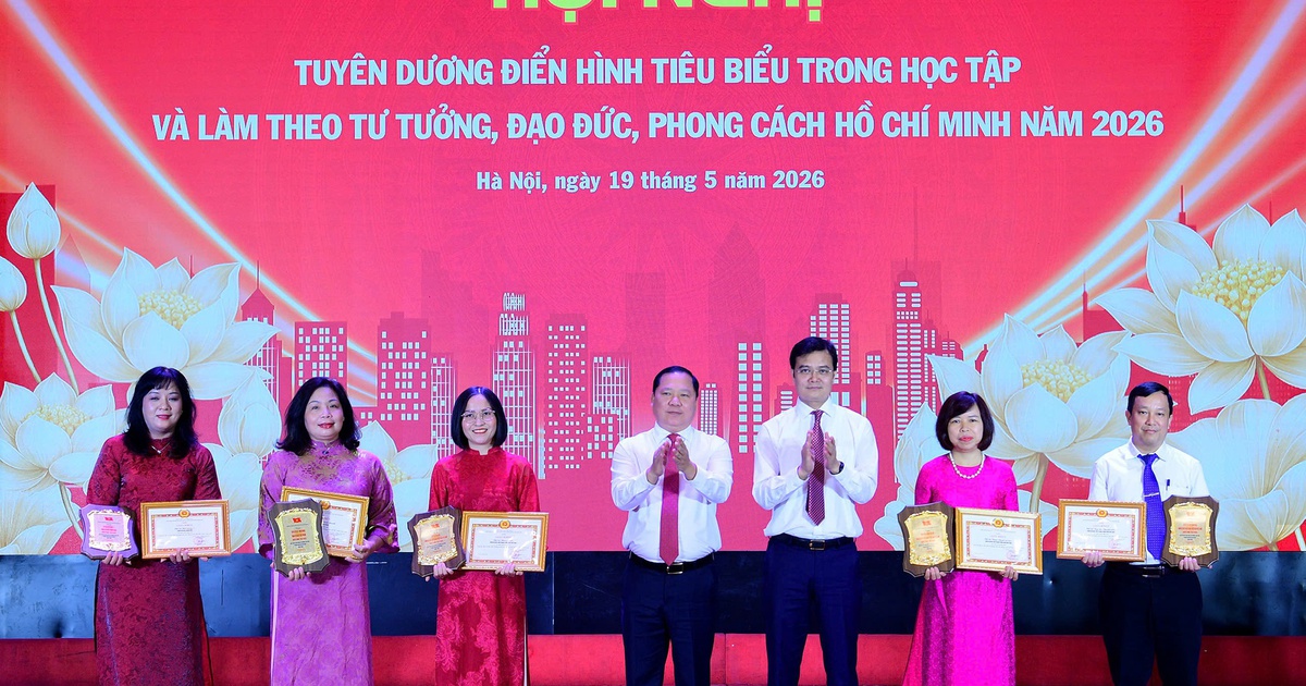 Tuyên dương 42 điển hình tiêu biểu trong học tập và làm theo Bác