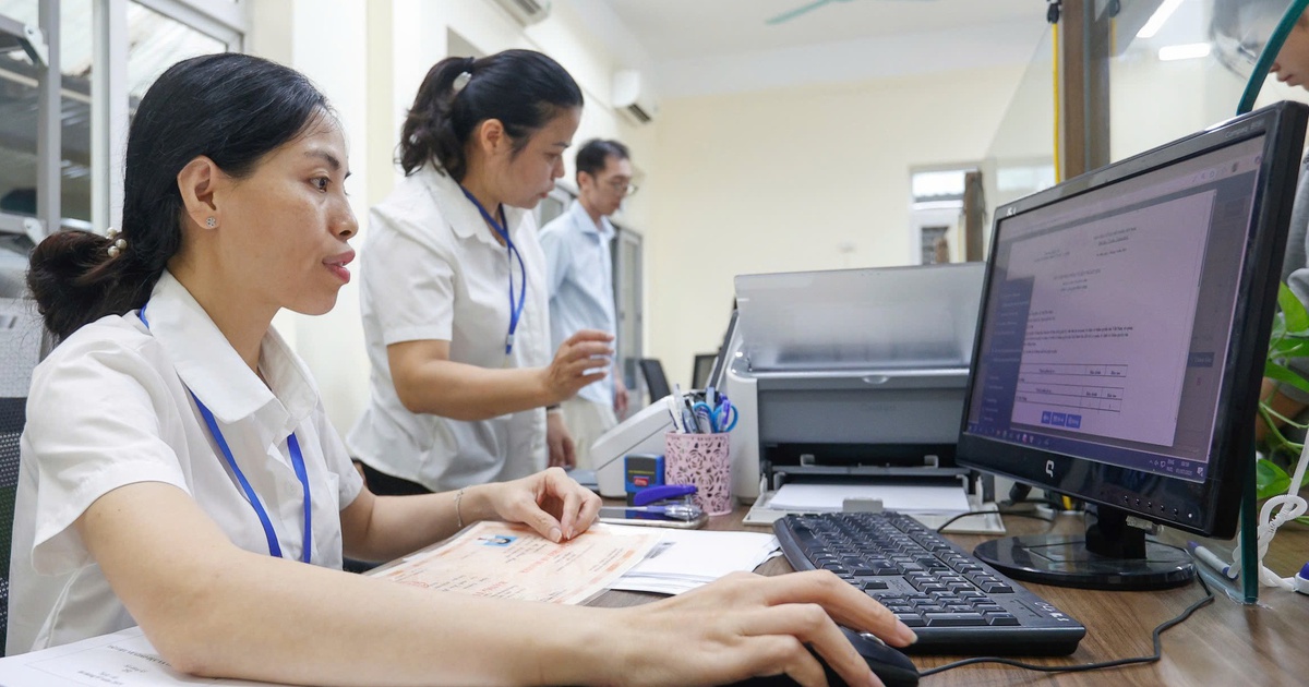Tiếp nhận người hoạt động không chuyên trách cấp xã vào công chức