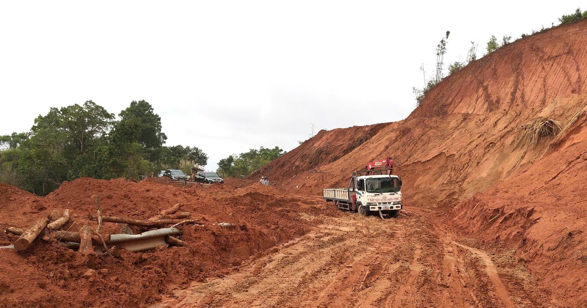 Đèo Gia Bắc trên quốc lộ 28 lại sạt lở, khuyến cáo không lưu thông