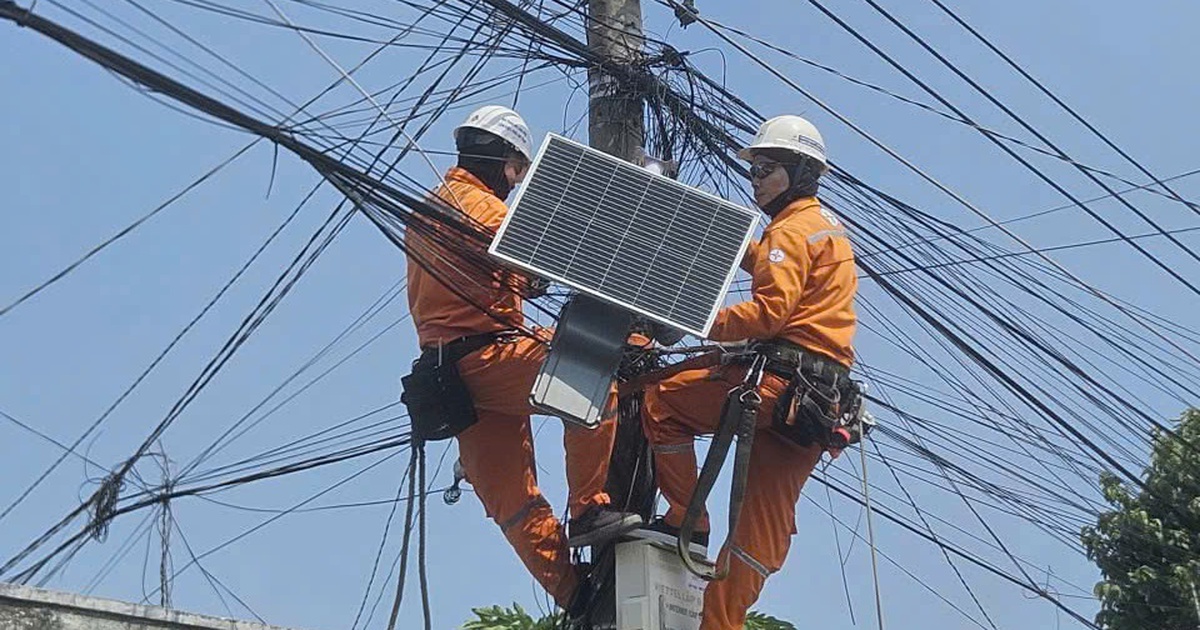 Ánh sáng điện mỗi đêm là 'mạch sống' của những ngày đại dịch