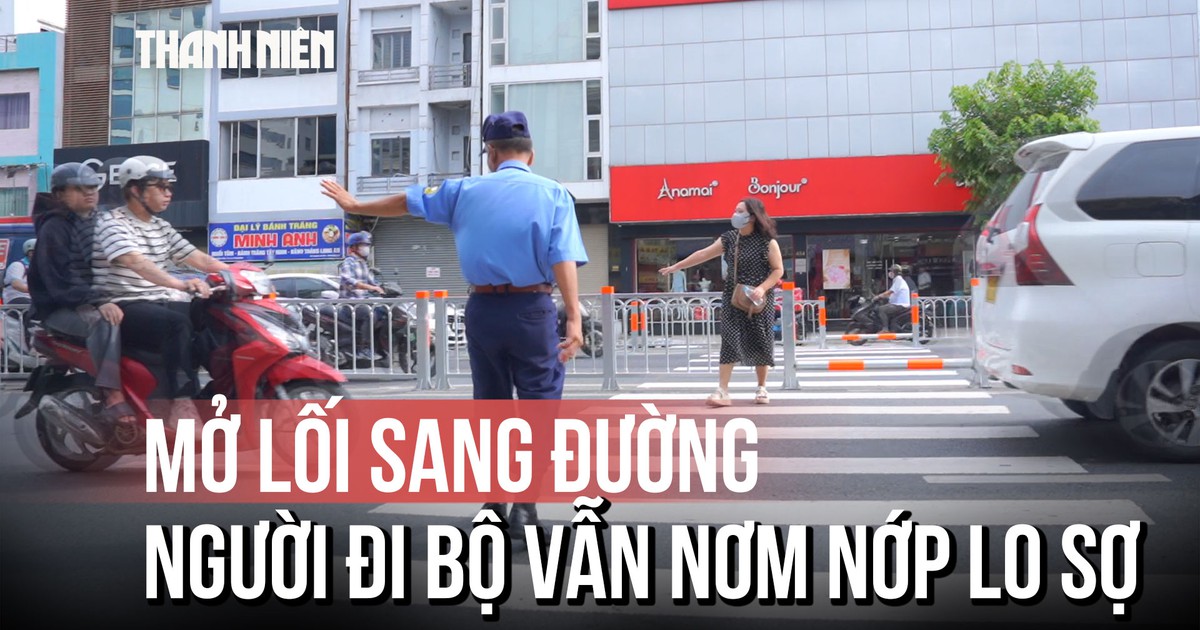 Đảo chiều đường Cộng Hòa: Mở lối sang đường, người đi bộ vẫn nơm nớp lo sợ