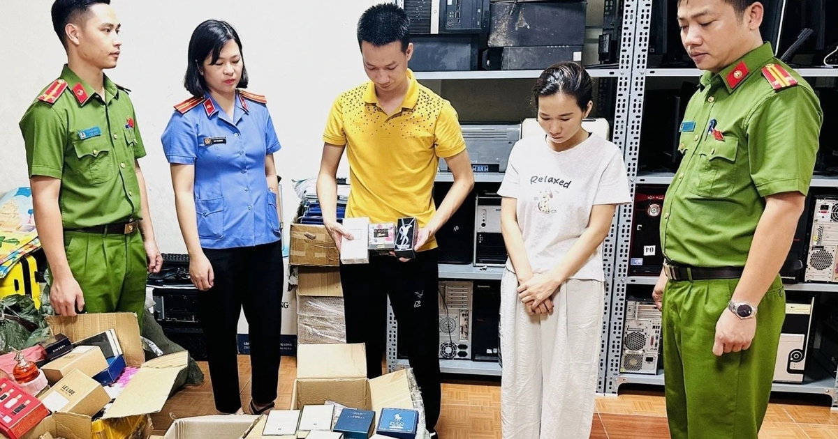 Thanh Hóa: 'Sản xuất' nước hoa giả nhãn hiệu Chanel, Gucci thu lời 200 tỉ đồng