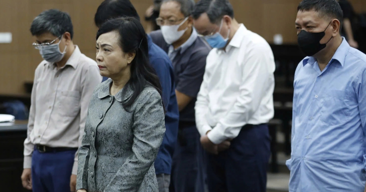 'Chả ai tự dưng mang tiền đến nếu không bị đòi'