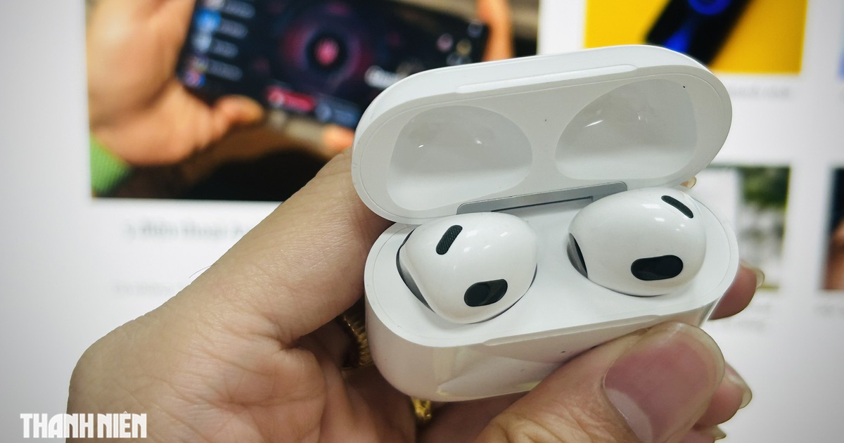 Khám phá tính năng chia sẻ âm thanh không dây của AirPods