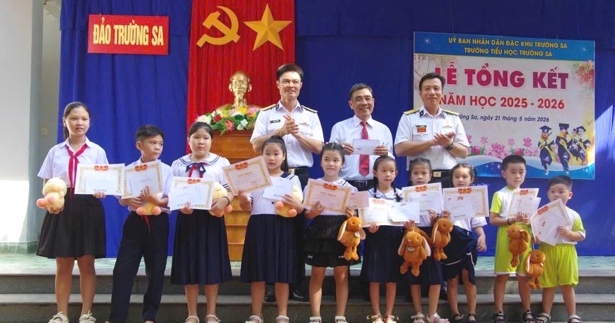 Lớp học giữa biển khơi: 100% học sinh Trường Sa xuất sắc năm học 2025 - 2026