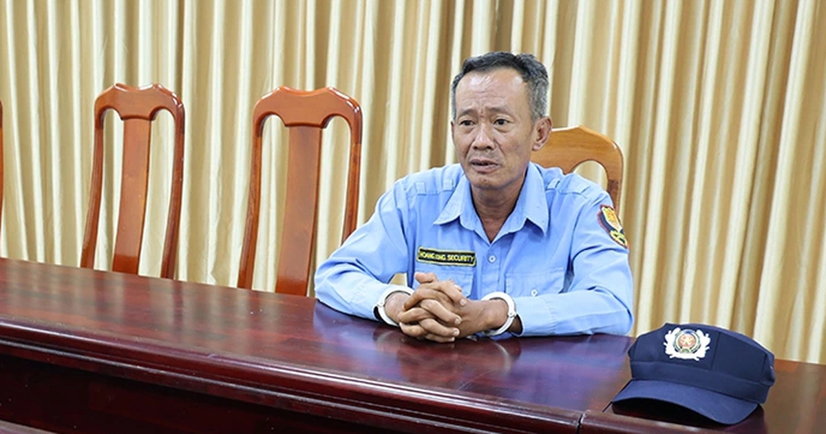 Mặc đồ bảo vệ, nửa đêm đột nhập bệnh viện trộm cắp tài sản