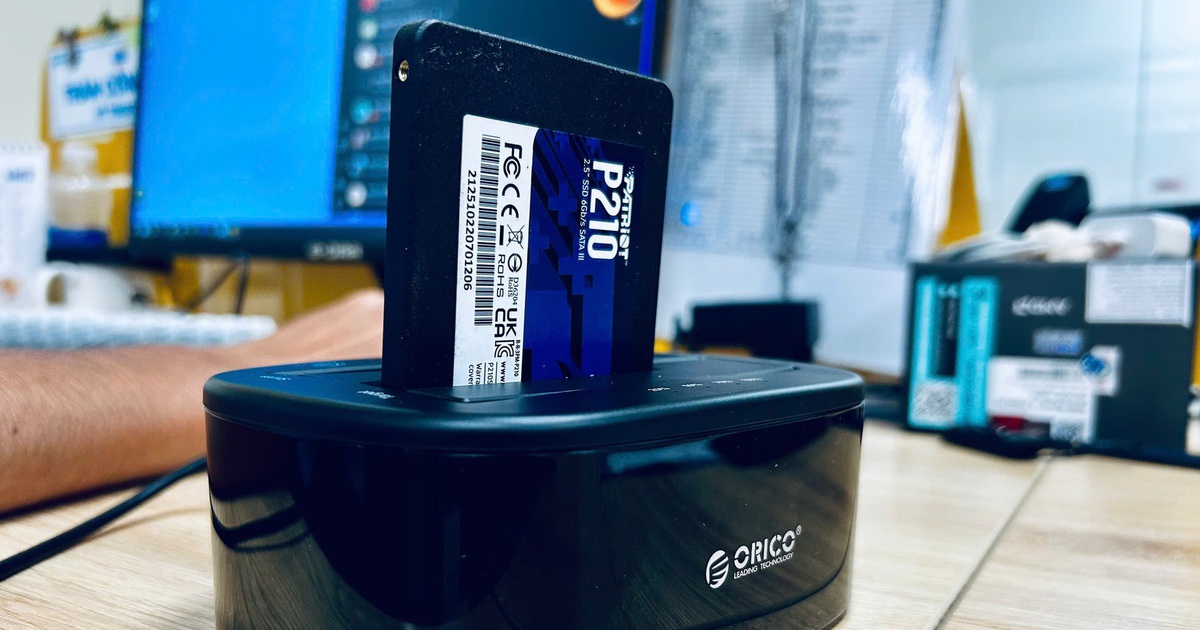 Tại sao không nên cắm SSD di động vào cổng USB trước thùng PC?
