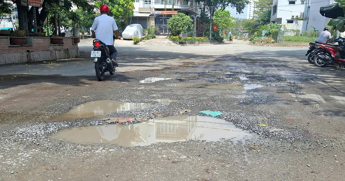 Đường xuống cấp, đi lại khó khăn