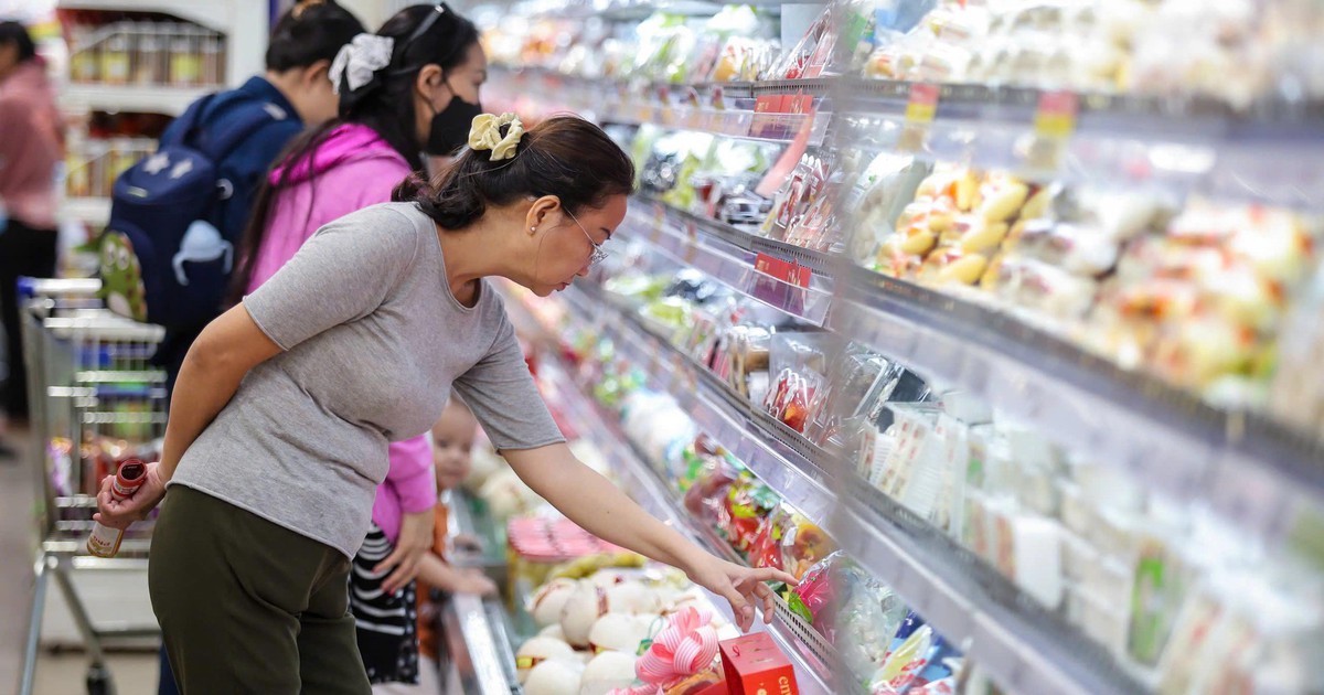 Kích thích tiêu dùng, tạo "bệ đỡ" cho tăng trưởng kinh tế