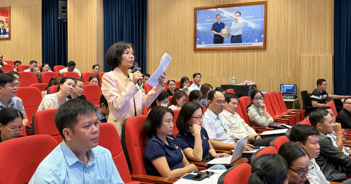 Bối rối việc in sao, cấp bằng tốt nghiệp sau khi trường sáp nhập, đổi tên