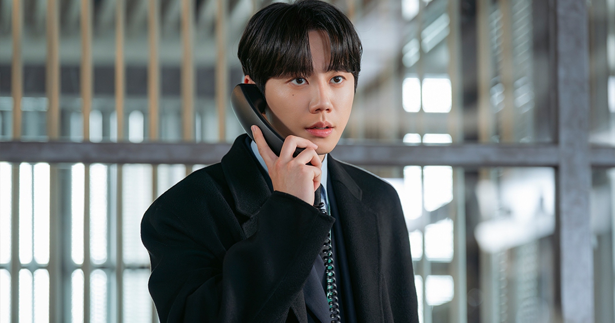 Lee Jun Young: Từ idol bị chê đến diễn viên phim giờ vàng