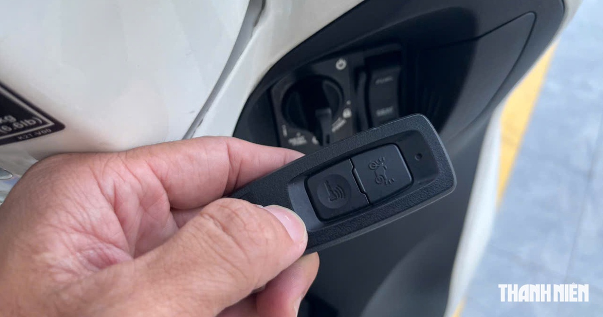 Cách nhận biết chìa khóa thông minh smartkey xe máy sắp hết pin