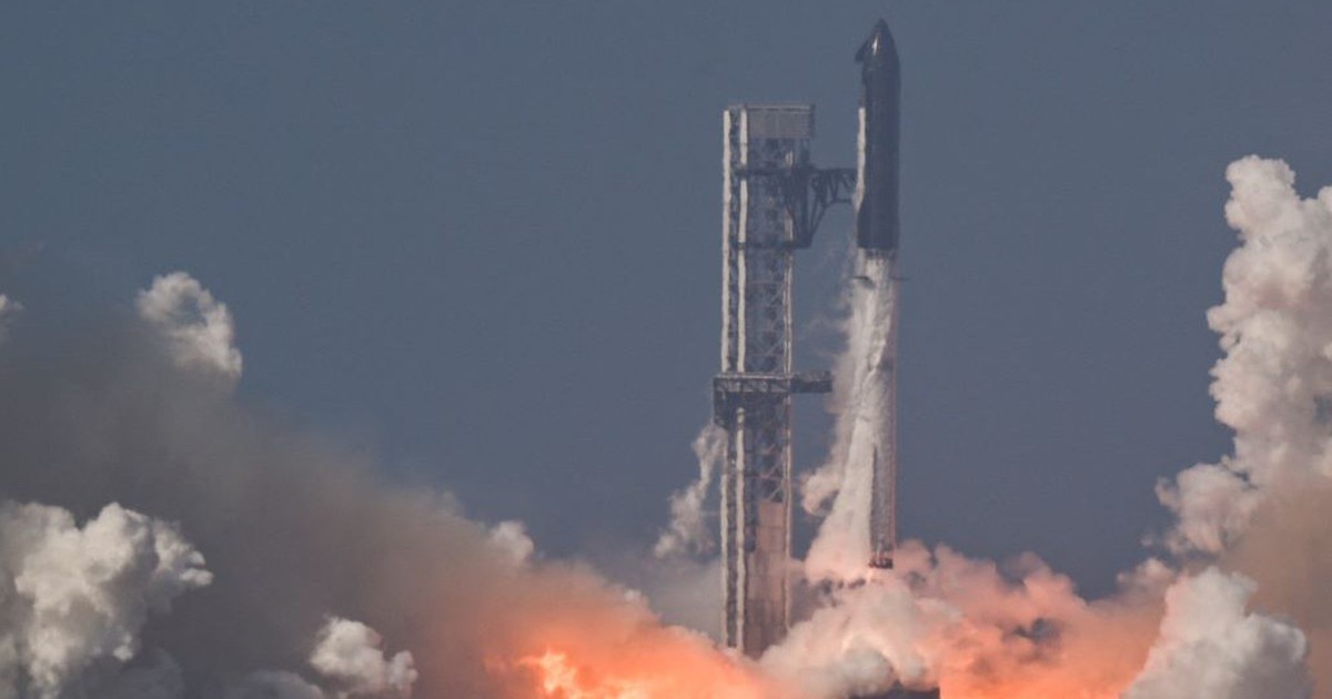 Tổ hợp Starship V3 khổng lồ của SpaceX lần đầu rời bệ phóng
