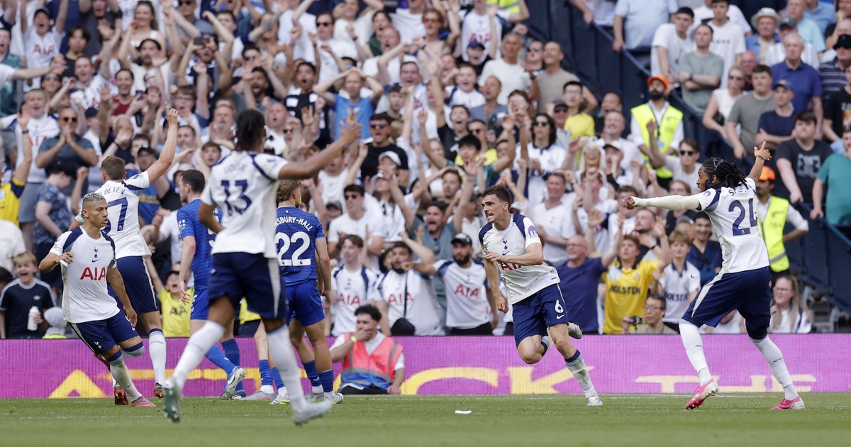 Arsenal cùng M.U kết mùa giải tưng bừng, Man City thua ngược còn Tottenham 'thoát hiểm'