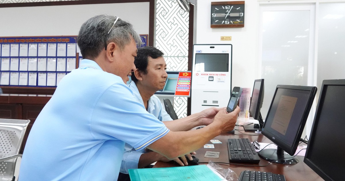 Bộ Nội vụ trả lời TP.HCM việc hỗ trợ thêm cho người hoạt động không chuyên trách