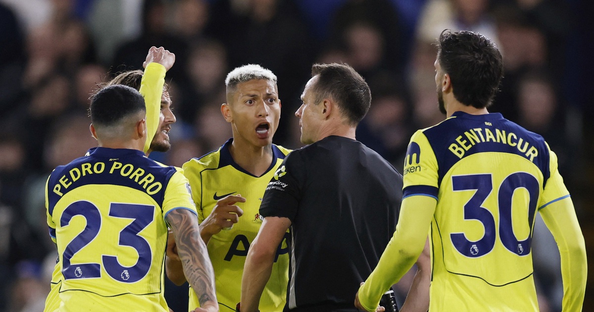 Tottenham mấp mé bờ vực xuống hạng: Chỉ 1 cú sẩy chân là thảm họa