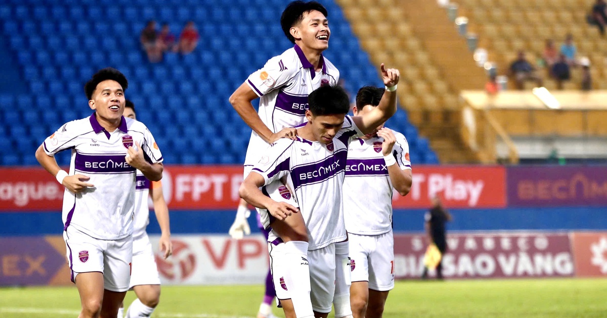 Lịch thi đấu V-League cực nóng hôm nay: Becamex TP.HCM sẽ rớt hạng nếu không thắng nổi SLNA