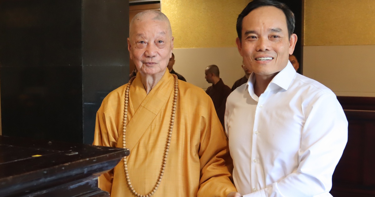 Bí thư Trần Lưu Quang thăm Đức Pháp chủ Giáo hội Phật giáo Việt Nam dịp Phật đản 2026