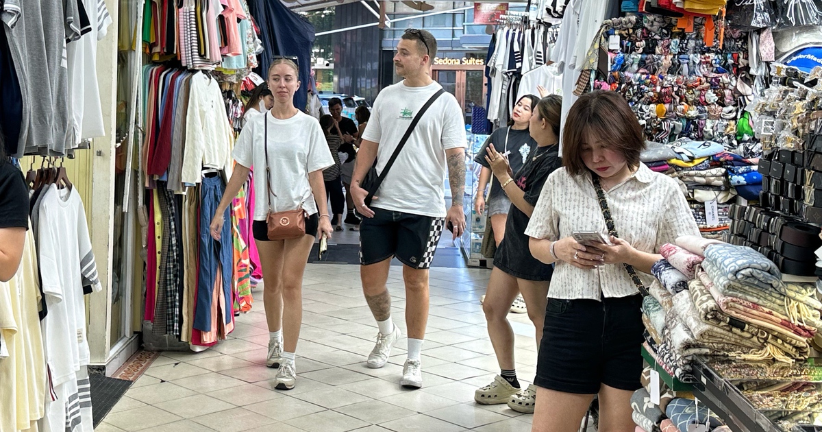 Khách đến Việt Nam tiêu gì?: Bỏ trống 'mảnh đất màu mỡ' từ mua sắm