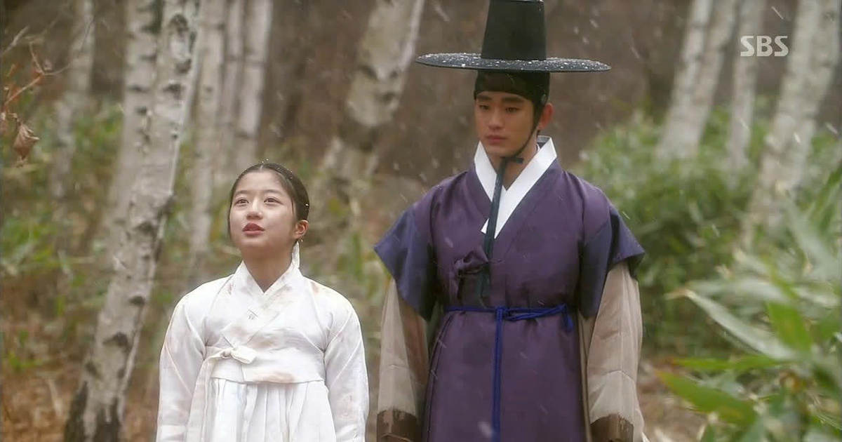 Kim Soo Hyun bị 'đào lại' loạt phát ngôn kém duyên với bạn diễn chưa thành niên