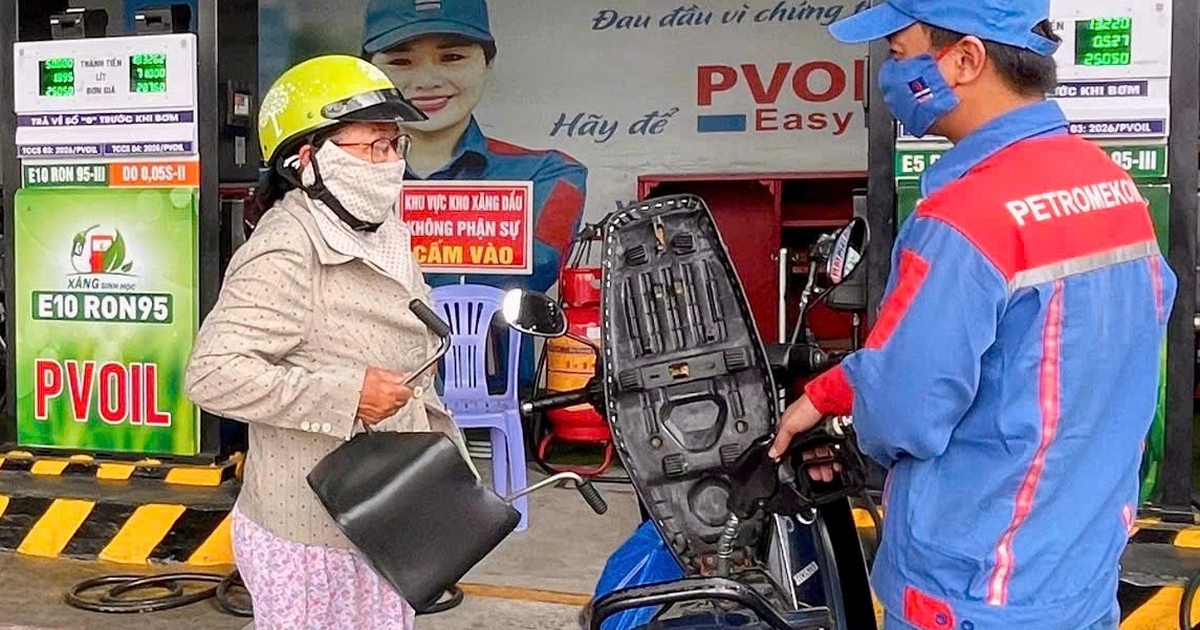 Chuyên gia cảnh báo mối nguy 'tự tách ethanol' trong xăng E10