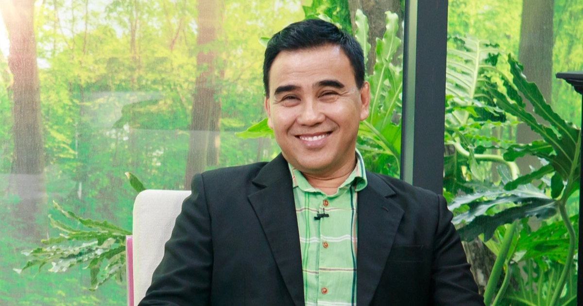 Quyền Linh: Tôi ăn mì gói, đi xe máy cũng bị nói 'than nghèo kể khổ'