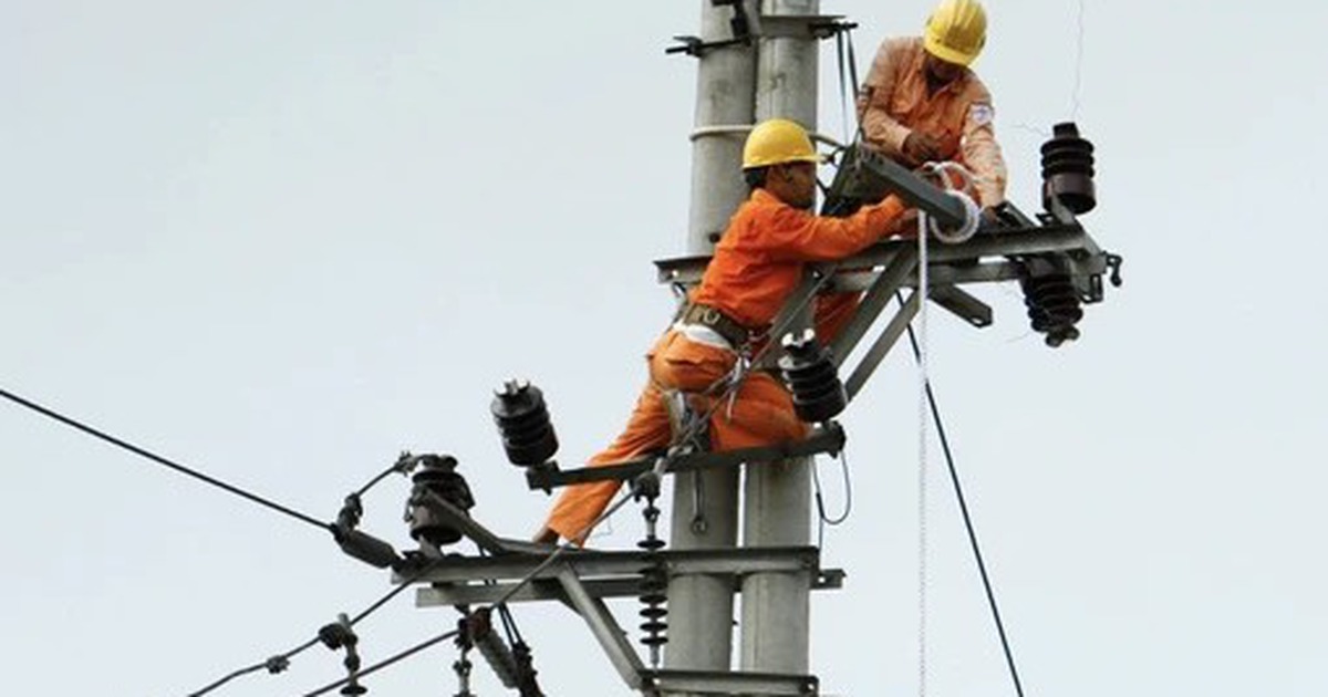 Nắng nóng 'khốc liệt' đẩy tiêu thụ điện miền Bắc liên tiếp lập kỷ lục mới
