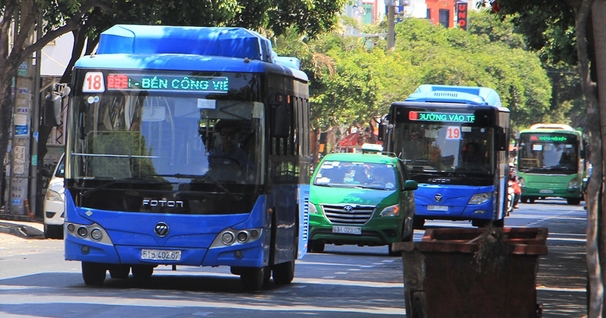 TP.HCM đề xuất thí điểm xe buýt nhỏ đón khách theo nhu cầu