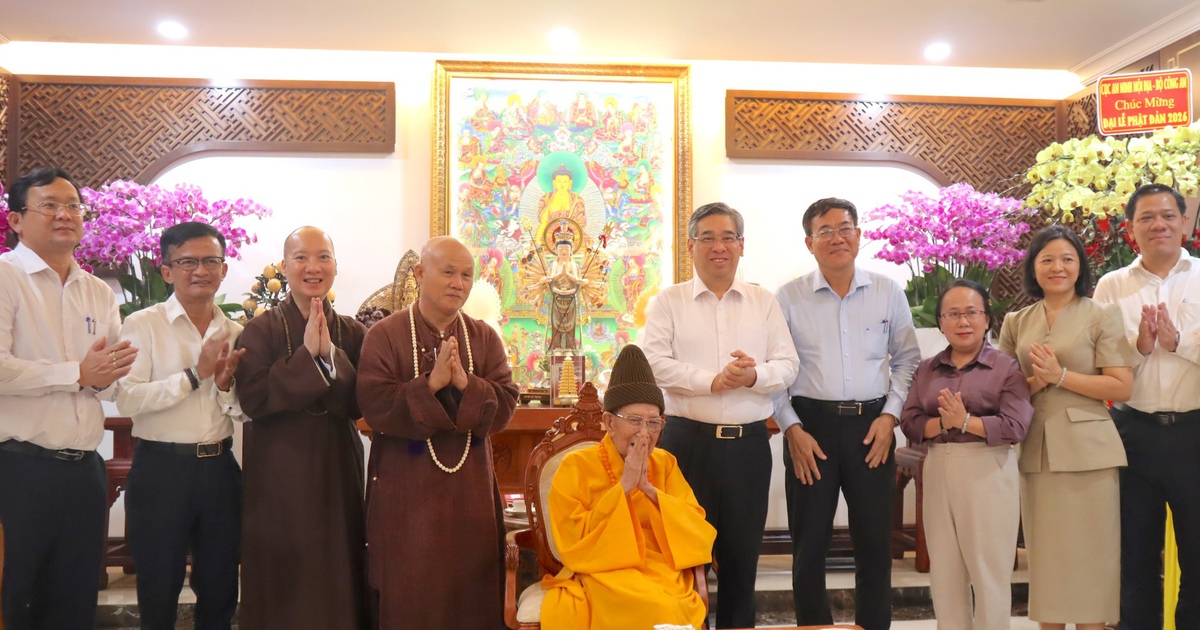 Phật đản 2026: Phó bí thư Thành ủy TP.HCM thăm Phó pháp chủ Giáo hội Phật giáo VN