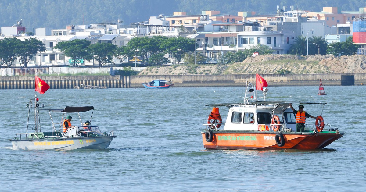 Lập 'lá chắn' an ninh trên sông Hàn, sẵn sàng cho lễ hội pháo hoa quốc tế