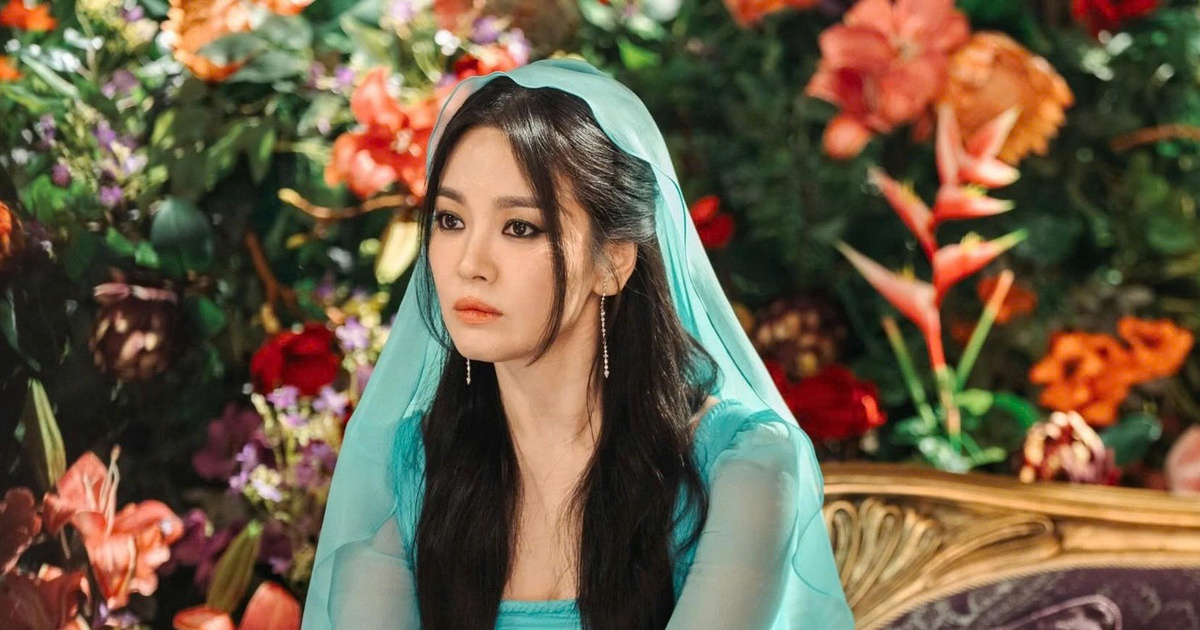 Đằng sau ống kính máy quay, Song Hye Kyo thực sự là người như thế nào?
