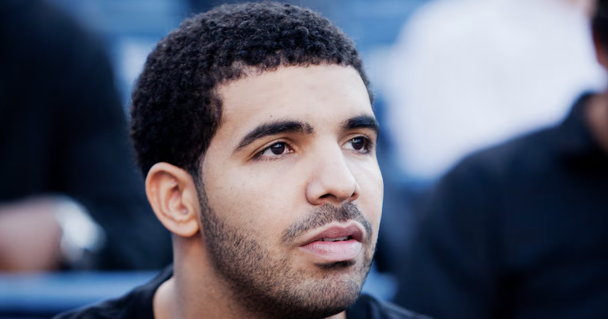 Drake xô đổ kỷ lục lịch sử của Michael Jackson