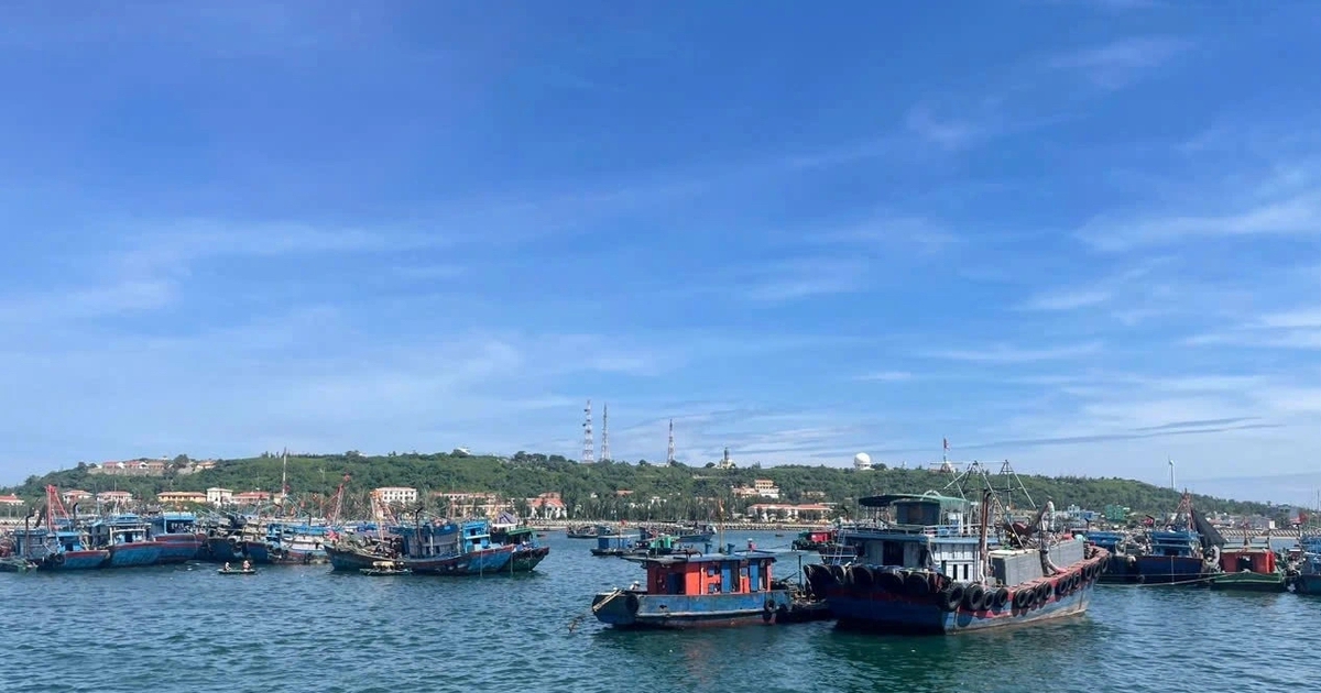 Tàu cá Hải Phòng chìm trên biển, 2 ngư dân mất tích