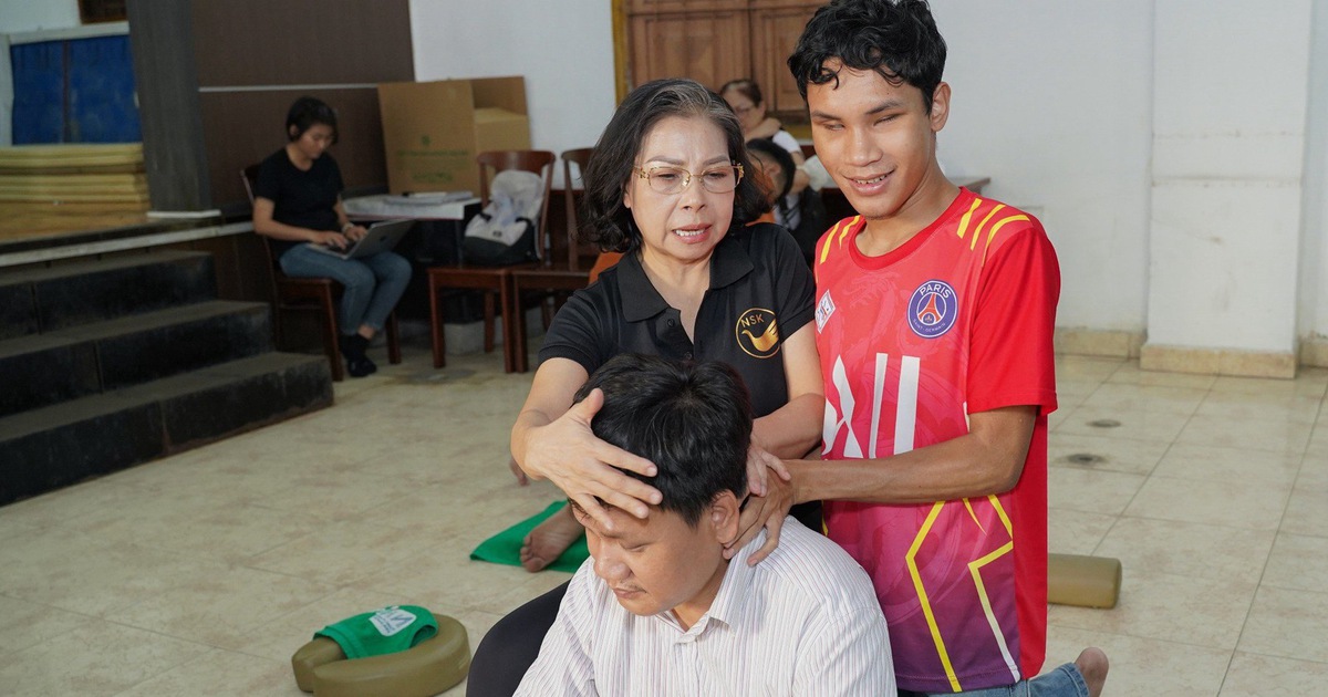 Không còn hội người mù quận, huyện: Người mù ở TP.HCM chật vật tìm lối đi