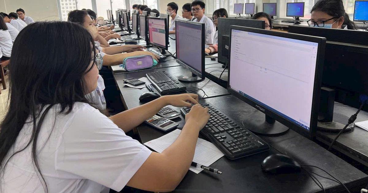 Trẻ học công nghệ, tiếp cận AI sớm có lợi gì?