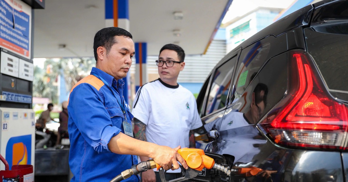 Xăng E10 h&uacute;t ẩm, v&igrave; sao hơi nước rất kh&oacute; lọt v&agrave;o b&igrave;nh xăng &ocirc; t&ocirc;?