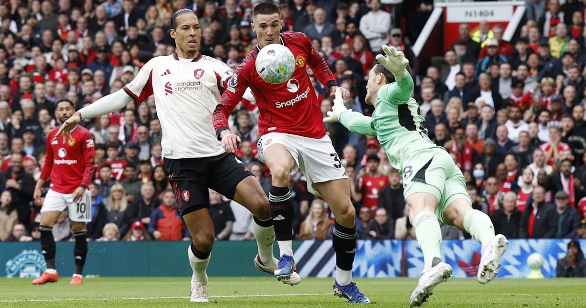 M.U thắng nghẹt thở Liverpool ở trận đấu hay kinh khủng, chính thức có vé dự Champions League