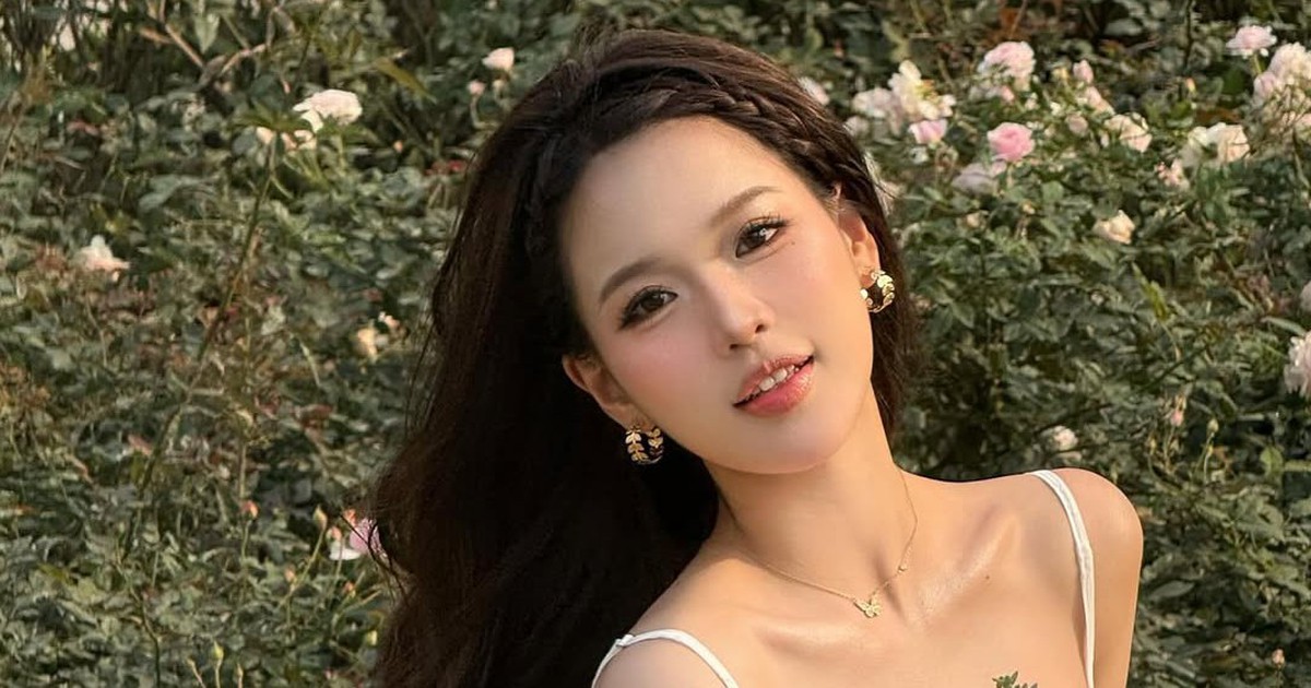 Bông tai vàng tăng thêm nét điệu đà cho nàng