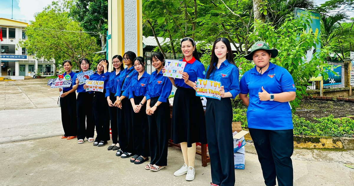 Không ai ngờ cô giáo một chân này lại làm điều đặc biệt suốt 5 năm qua