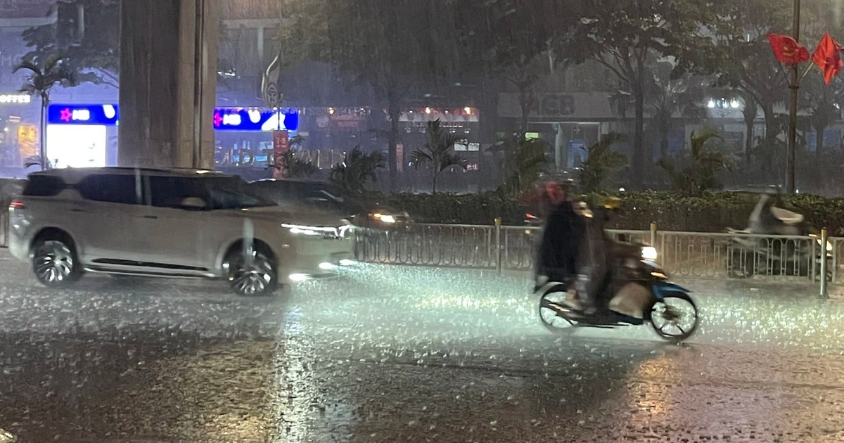 Dự báo thời tiết ngày 4.5: Không khí lạnh gây mưa lớn, sóng biển cao 3 m