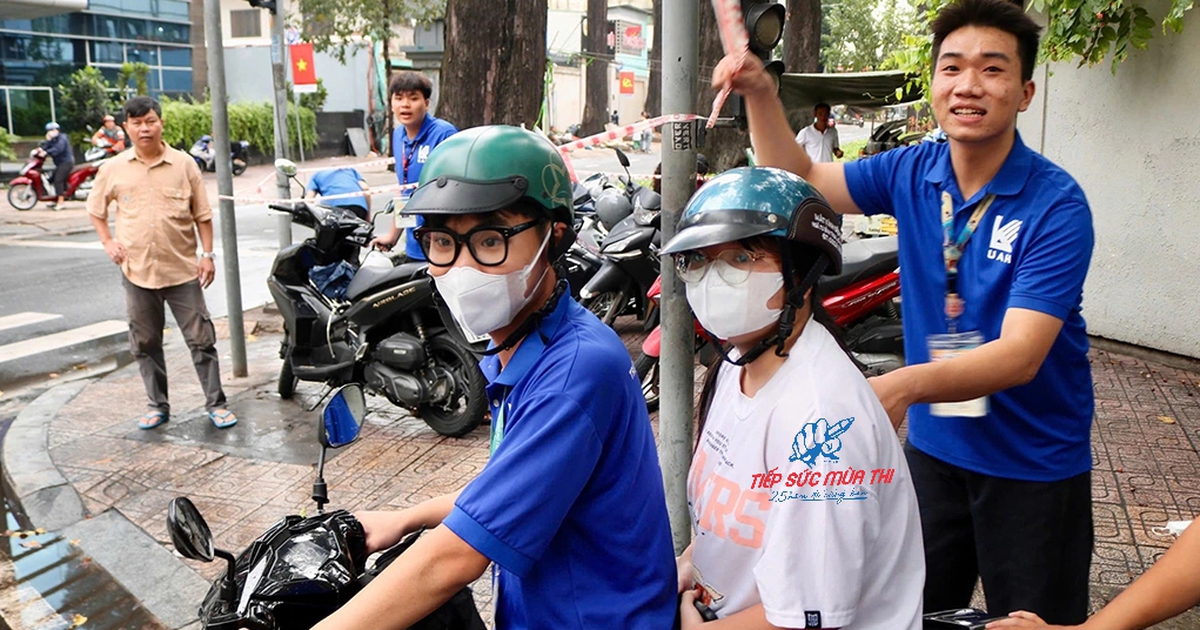 Tình nguyện viên tốc hành 'ứng cứu' thí sinh thi năng khiếu trước giờ G