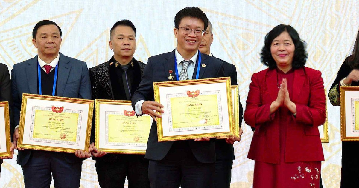 Tr&iacute; thức kiều b&agrave;o tại Singapore đồng h&agrave;nh c&ugrave;ng qu&ecirc; hương trong kỷ nguy&ecirc;n mới