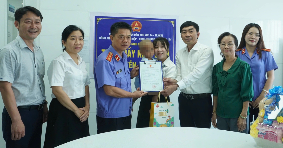 Nghị quyết 205 đi v&agrave;o cuộc sống: Những giấy khai sinh đặc biệt
