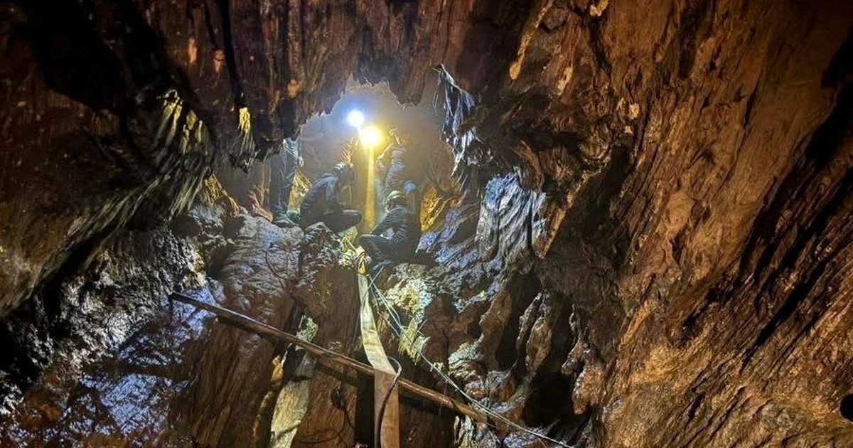 Mưa lớn đe dọa nỗ lực cứu hộ 2 người mất tích trong hang động Lào