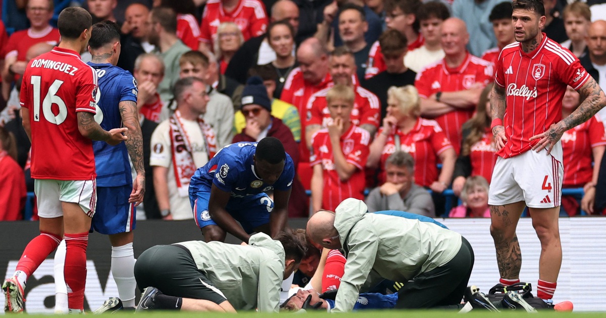 Cầu thủ 18 tuổi chấn thương kinh hoàng trận ra mắt, Chelsea 'thua thảm' trên sân nhà
