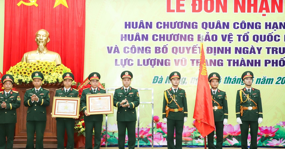 Lực lượng vũ trang thành phố Đà Nẵng đón nhận Huân chương Quân công hạng nhất