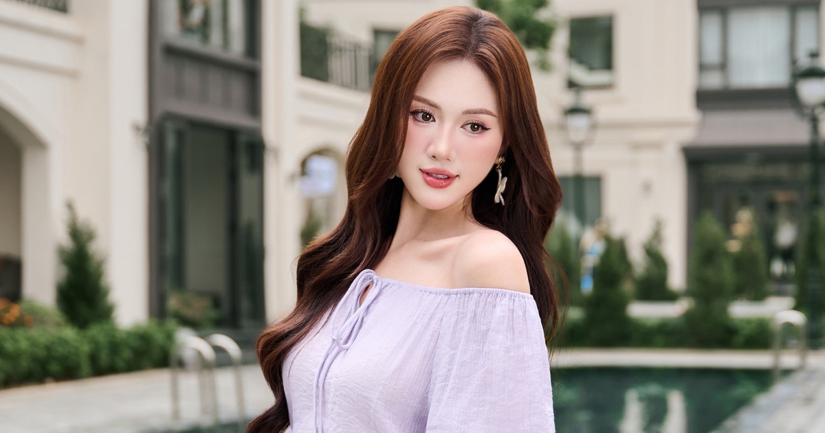 Váy trễ vai mềm mại, bí quyết tôn dáng cho bờ vai mảnh mai