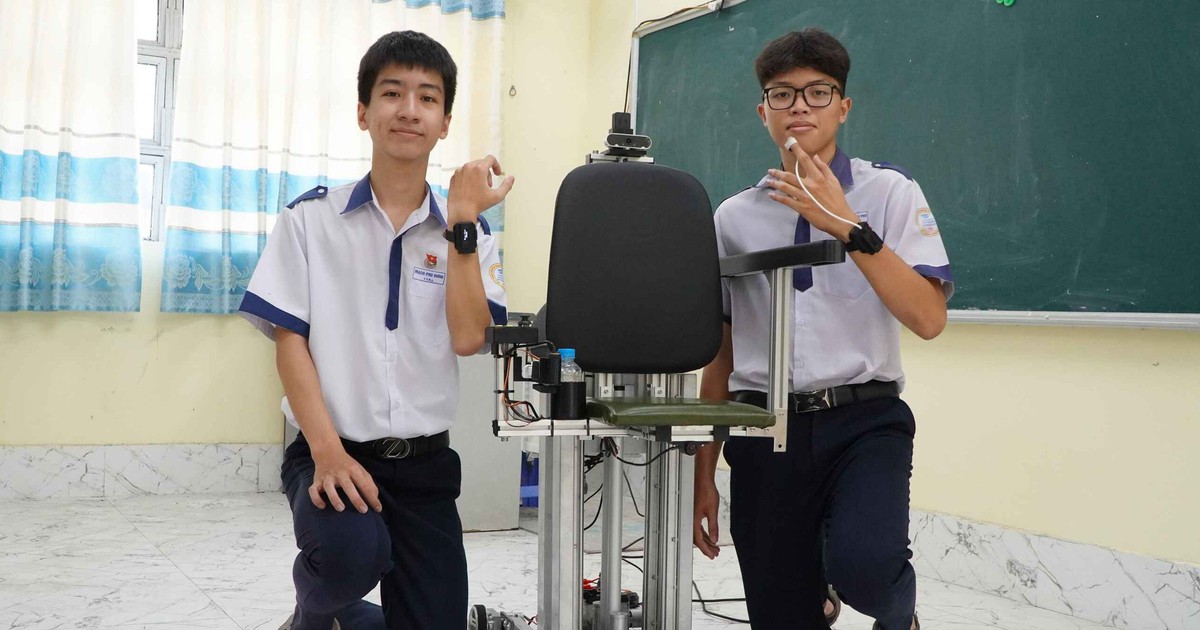 Độc đáo 'ghế thông minh' của 2 học sinh có thể cứu người trong tích tắc