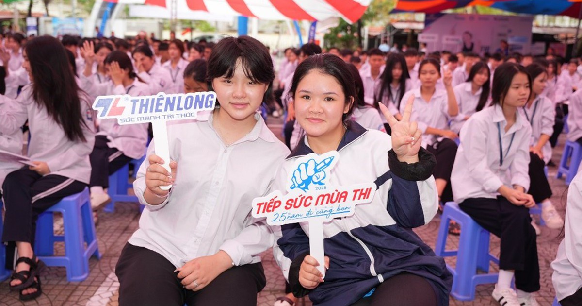 School Tour - Trạm tiếp sức tinh thần cho thí sinh thi tốt nghiệp THPT
